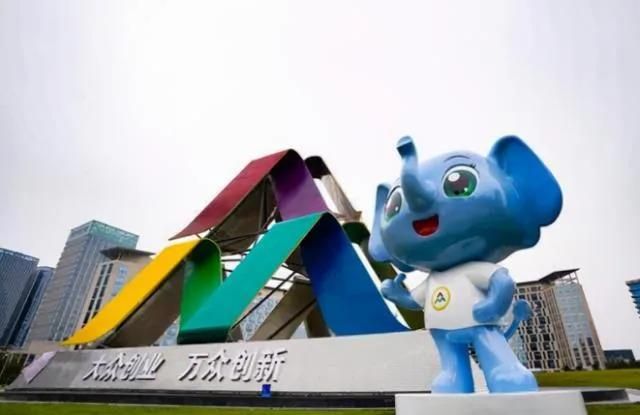 2021全國(guó)“雙創(chuàng)”周大幕開啟 王凱省長(zhǎng)一行巡展 蒞臨獵鷹消防科技展位